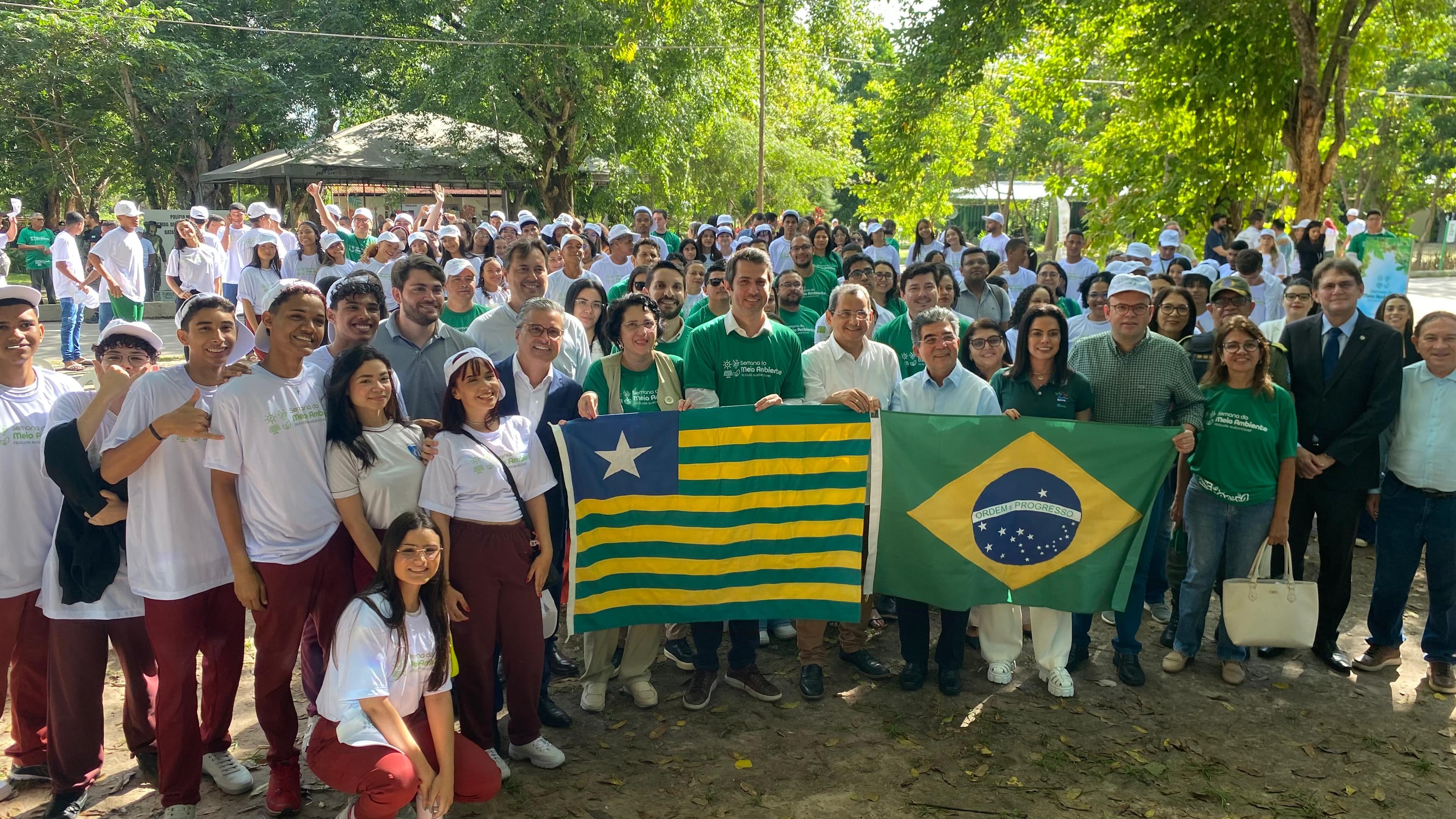 A ação, organizada pela Semarh contou com a participação de cerca de 300 alunos da rede estadual.