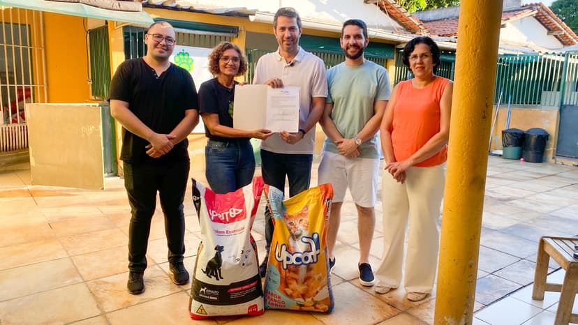 semarh-doa-meia-tonelada-de-racao-e-garante-25-castracoes-para-animais-da-apipa