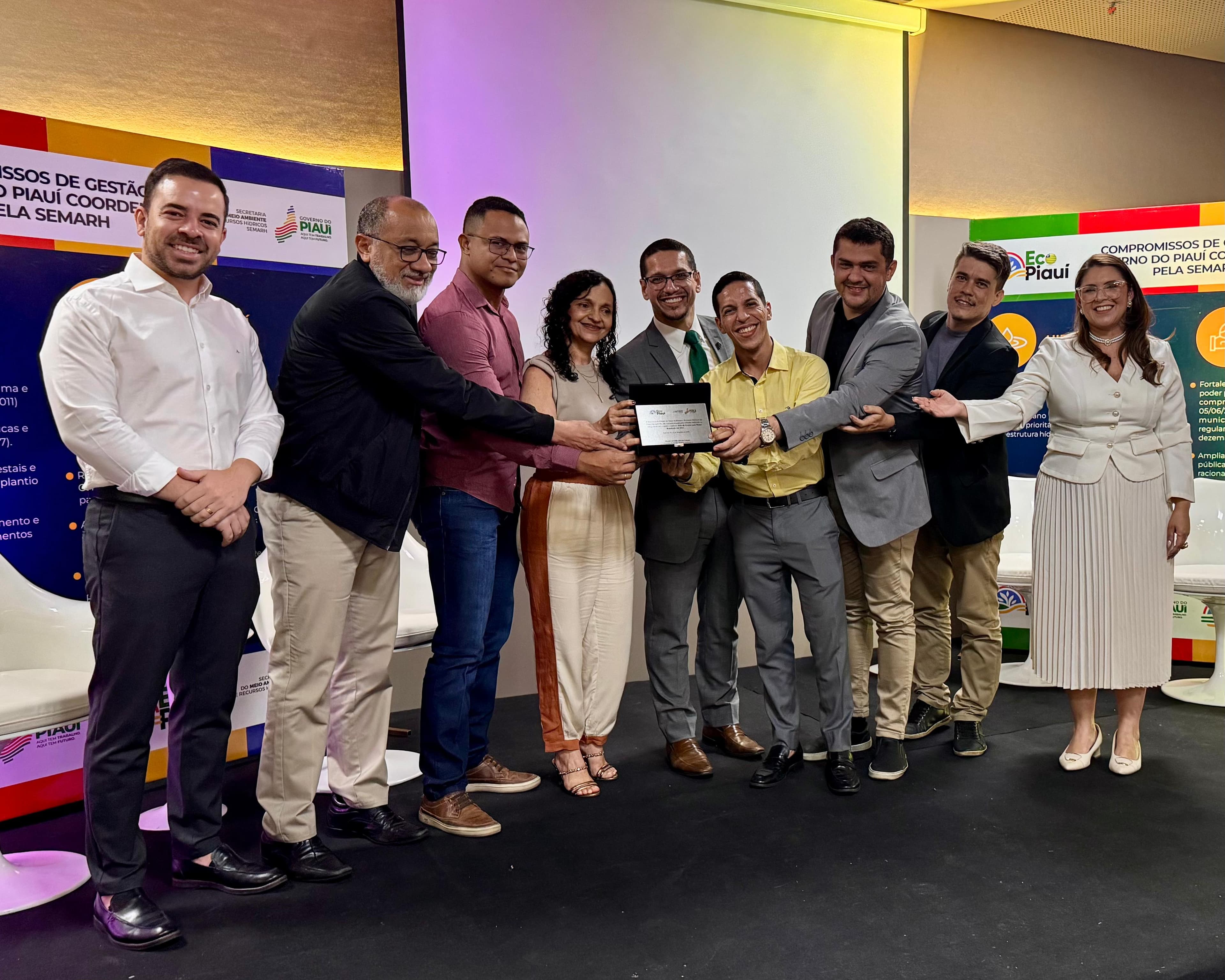 Servidores e equipes que se destacaram pela excelência foram premiados.