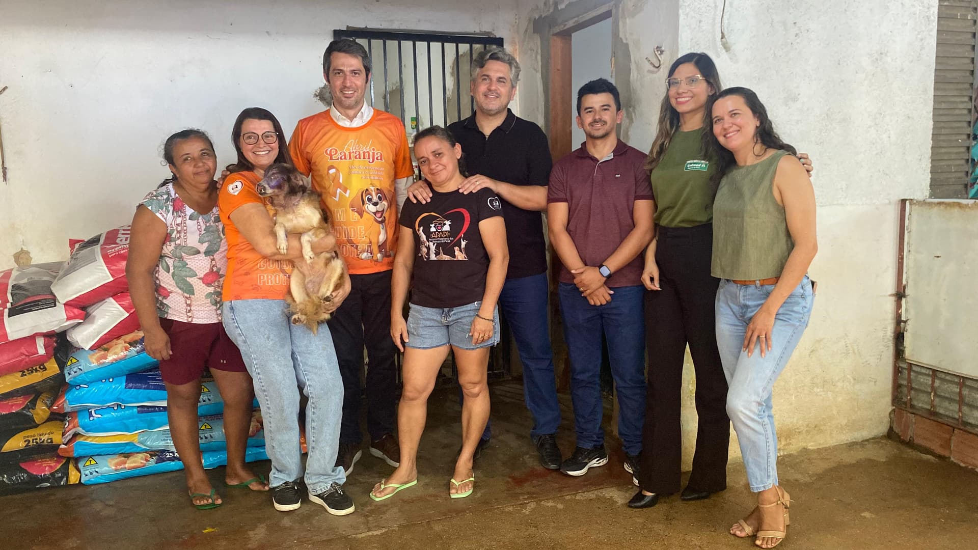 Semarh doa meia tonelada de ração para associação de proteção animal em Picos